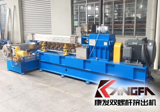 浙江客戶因業(yè)務(wù)發(fā)展需求，車間連續(xù)生產(chǎn)超十五年SJSH系列雙螺桿混煉擠出機老設(shè)備更換記！