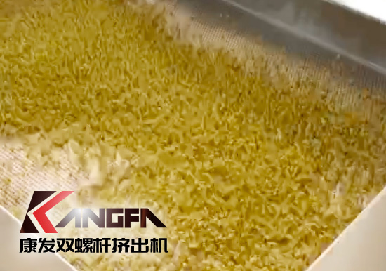 提升形象、完善產(chǎn)品及服務(wù)質(zhì)量。康發(fā)雙螺桿擠出機(jī)新疆烏魯木齊某客戶服務(wù)回訪！